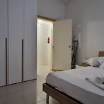 Compact, Convenient 1br Flat