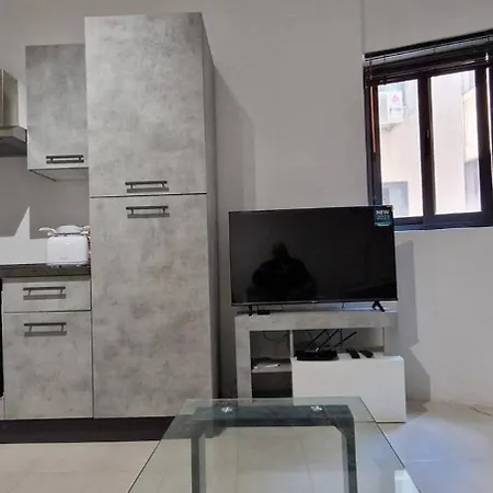 Compact, Convenient 1br Flat * Sliema