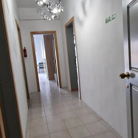 شقة Compact, Convenient 1br Flat سليمة