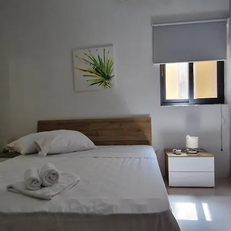 Compact, Convenient 1br Flat 아파트 *