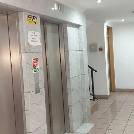 Compact, Convenient 1br Flat