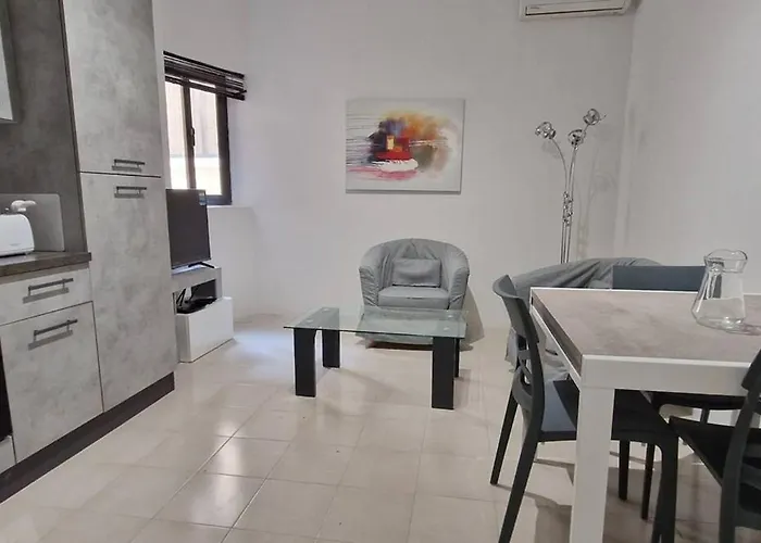 Compact, Convenient 1br Flat Sliema