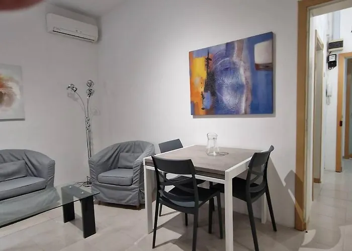 Apartment Compact, Convenient 1br Flat *