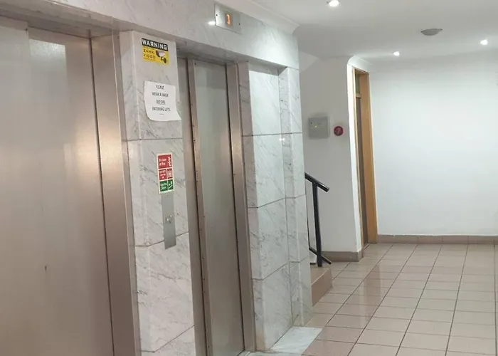 Compact, Convenient 1br Flat